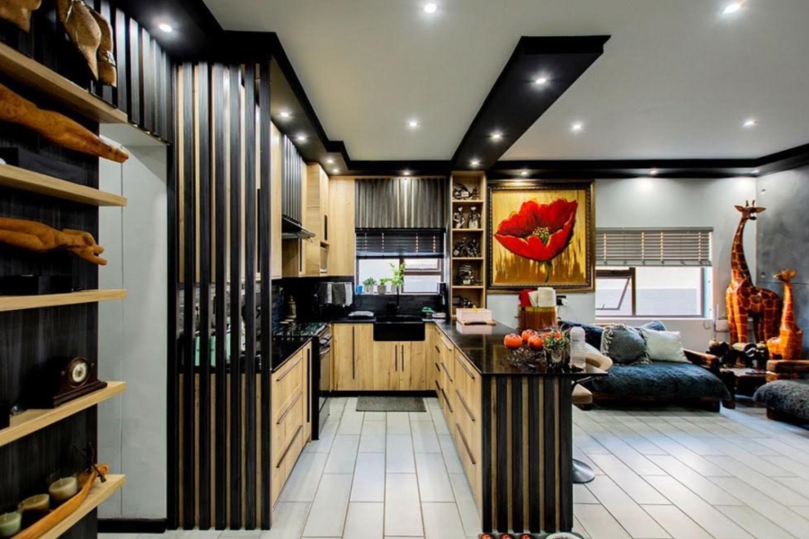 7 Bedroom Property for Sale in Myburgh Park Western Cape